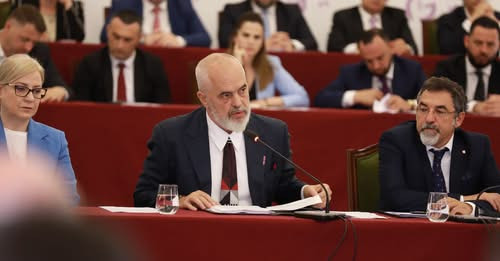 17656331709850166726?url=https%3A%2F%2Fgazetashqiptare.al%2Fwp content%2Fuploads%2F2025%2F04%2FEdi R.jpg