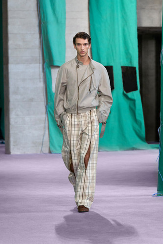 00013 burberry spring 2025 ready to wear credit gorunway.jpg