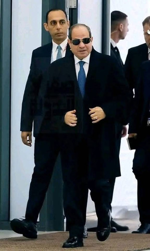 GocbfBMWAAAzTDK.jpg