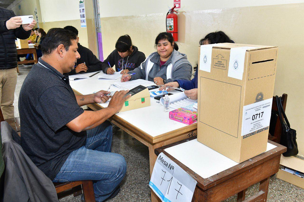 voto2.jpeg Insfrán convocó a elecciones legislativas y constituyentes para el próximo 29 de junio