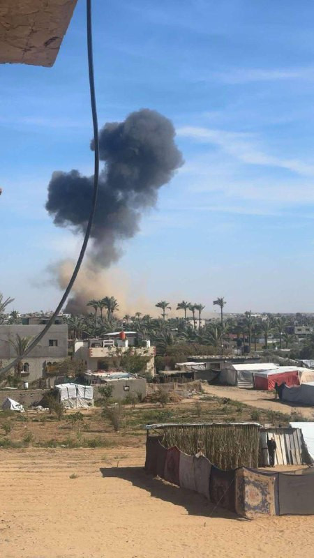 قوات الاحتلال تستهدف أرضاً خلف مسجد بركة في دير البلح وسط القطاع...