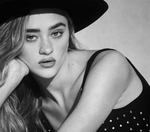 Lizzy Greene Vestal 2025 Photoshoot03.jpg