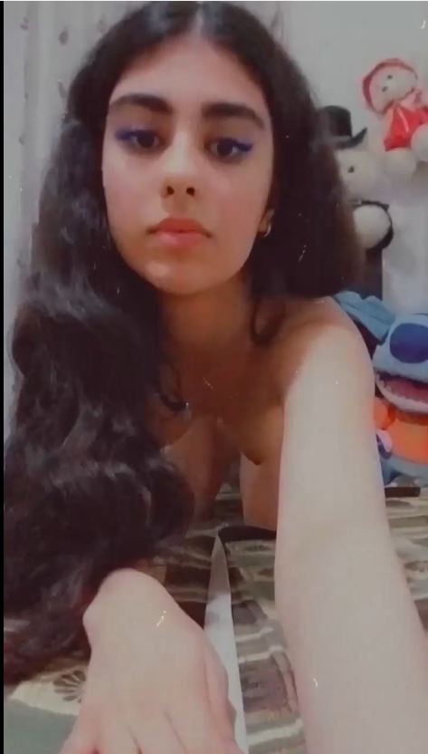 بنوته قمورة جدا جسمها مافهوش ولا غلطه بتمتع حبيبها بلحمها وكسها النضيف جدا