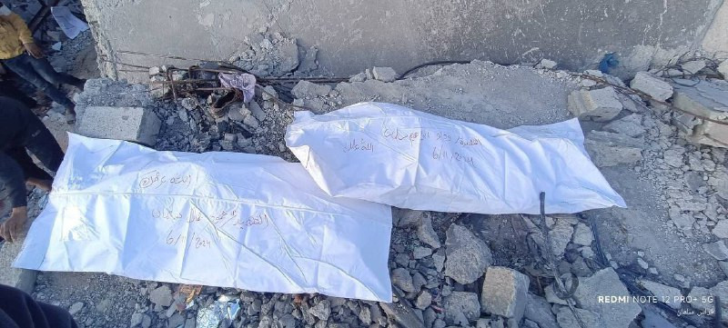 لحظة انتشال عدد من شهداء عائلة سلمان بعد قصف الاحتلال منزلاً في بيت لاهيا شمال القطاع قبل 7 شهور...