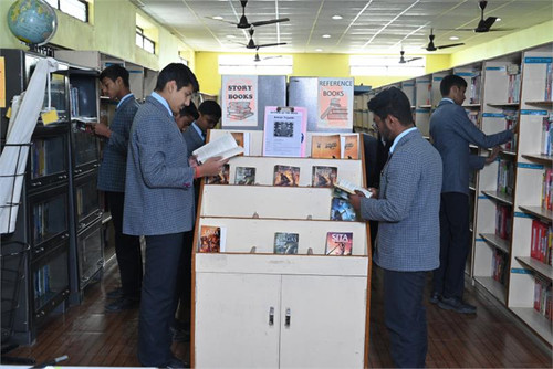 Library at Grizzly Vidyalaya.jpg