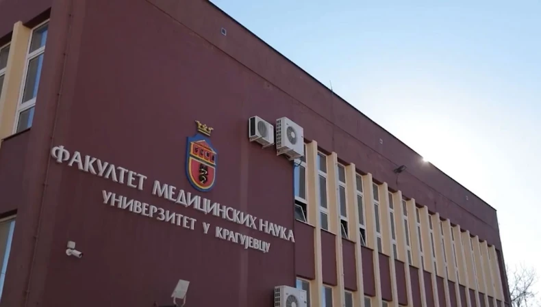 Fakultet medicinskih nauka u Kragujevcu: Doneta odluka o nadoknadi nastave od 22. aprila