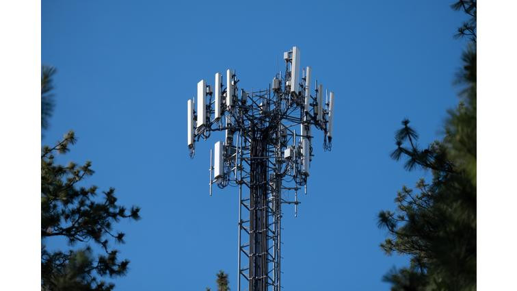 Cops can’t do cell tower mass surveillance ‘dumps,’ court rules