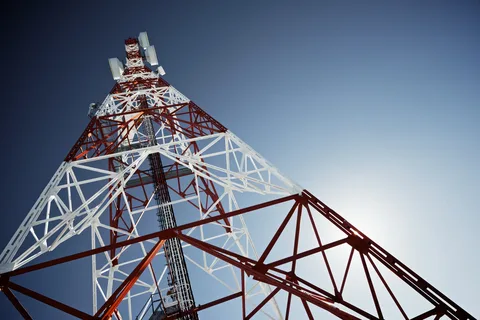 "Ремонт мачт: надежность и безопасность связи".webp