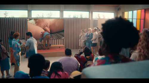 Sex.Education.S04E01.1080p.NF.WEB DL.CZ EN.DD+5.1.H.264 NTb.mkv snapshot 40.12 [2025.04.18 14.16.27]