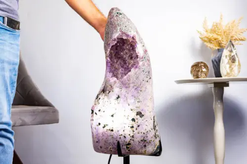 Amethyst Geode Lamp.webp