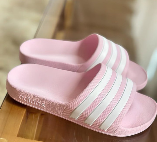 rosa adidas.jpg