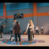 Running.Point.S01E01.Pilot.1080p.NF.WEB DL.CZ EN.DD+5.1.H.264 playWEB.mkv snapshot 26.25 [2025.03.02