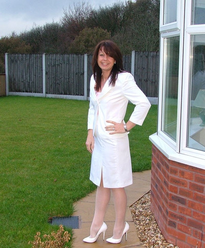 90091 321018 123 1025loGitte red.jpg