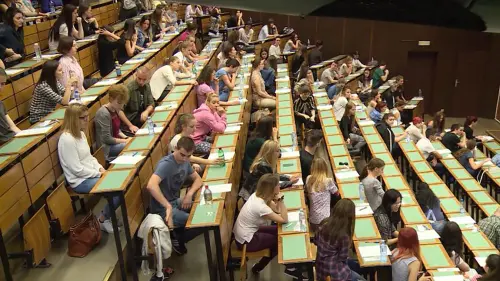 Amfiteatar fakultet studenti.jpg.webp