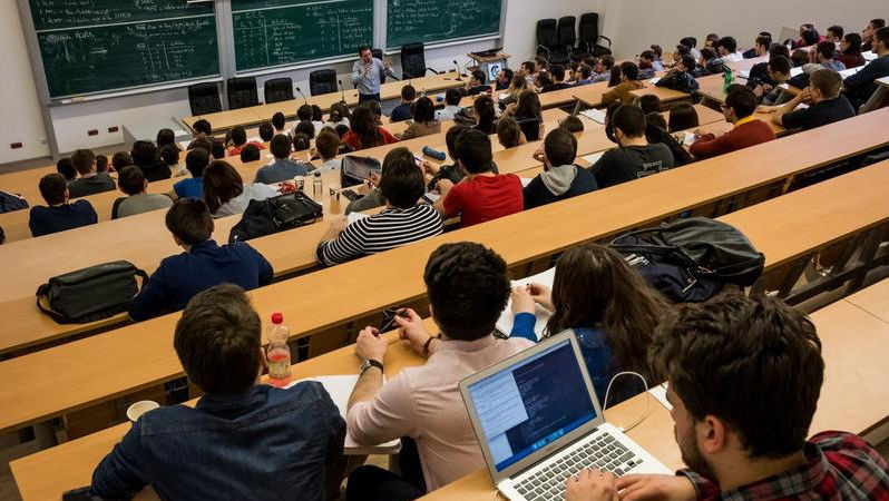 Studenti imaju pravo na povrat 50 odsto školarine: Objašnjeno kako će teći isplata!