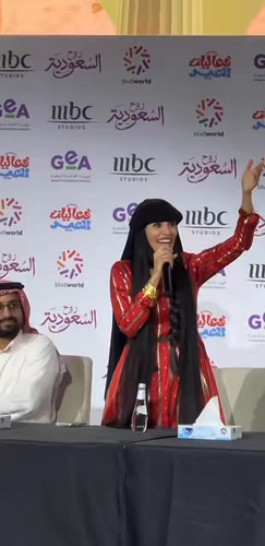 R 7cLMv7hLpw7BzA.jpg