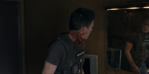 The.Bondsman.S01E01.Pot.OGold.1080p.AMZN.WEB DL.CZ EN.DD+5.1.H.264 playWEB.mkv snapshot 04.52 [2025.
