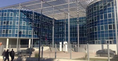 12980723148680896037?url=https%3A%2F%2Fshqiptarja.com%2Fuploads%2F780x440%2F1743621682 spak.JPG%3Fv%.jpg