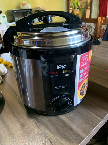 Panela Pressão Elétrica Wap Wppe2 Inox e Preto 5 Litros Antiaderente 900w.jpg