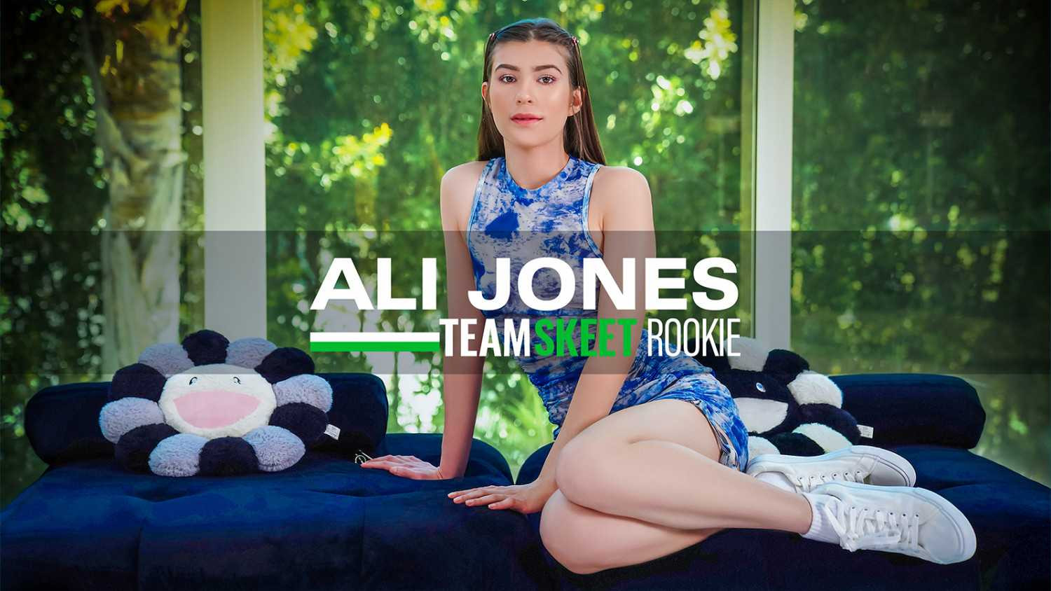 ShesNew 25 04 06 Ali Jones Newcomer Ali Jones Loves Step-Daddy Porn and Bondage [ 1080p]