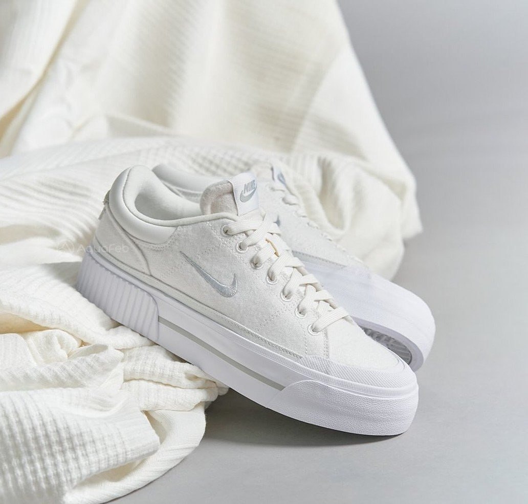 Tênis NikeCourt Legacy Lift Feminino