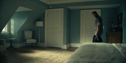 Reacher.S03E01.Persuader.1080p.AMZN.WEB DL.CZ EN.DD+5.1.H.264 playWEB.mkv snapshot 20.35 [2025.02.20.jpg