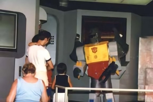 Meet Real Live Transformers on 1985 Transformers Universal Studios Tour 1985 (23)