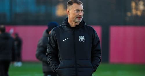 15172559065362369890?url=https%3A%2F%2Ffutbolinfo.az%2Fwp content%2Fuploads%2F2025%2F03%2Fberezutski.jpg