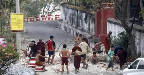 4307893645411051385?url=https%3A%2F%2Fshqiptarja.com%2Fuploads%2F780x440%2F1743328229 tajlande.jpg%3.jpg