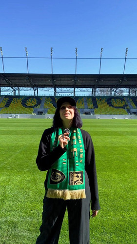 Kzzq 4szOX59GbFz.jpg