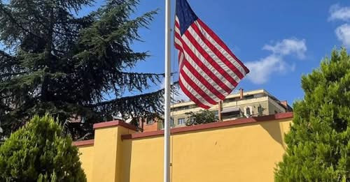 12605130899286548720?url=https%3A%2F%2Fmedia.tpz.al%2Ftpz.al%2Fmedia3%2F 1200 630 flamuri ambasada a.jpg