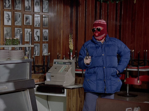 Columbo.S06E01.Fade.in.to.Murder.1080p.BluRay.CZ EN.AC3.x265.HEVC My.mkv snapshot 00.11.59 [2025.03..jpg