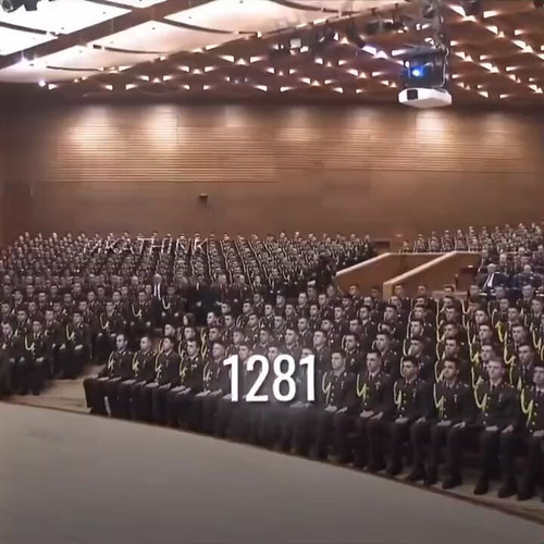 04 CcdFYlWwUJ2xI.jpg