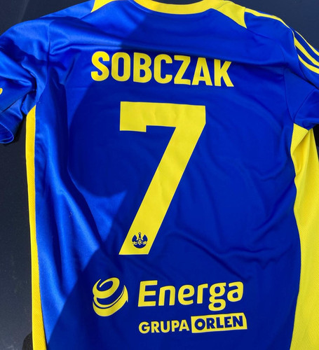 GkvCwaZXIAAY33v.jpg