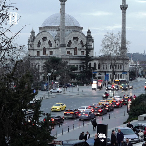 9vzRQ R6CeKWvx0X.jpg