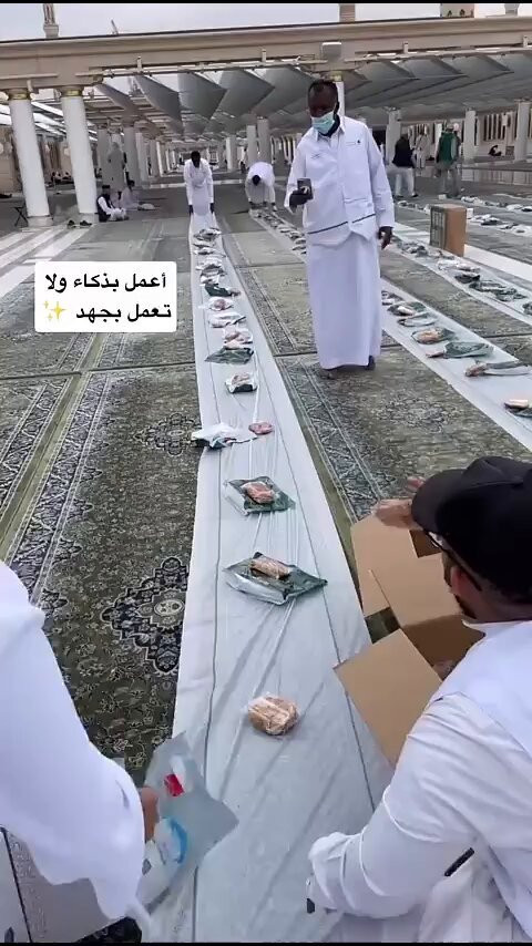 4AZ4Akre6eLEXXJL.jpg