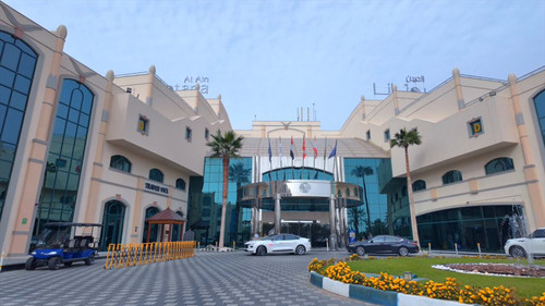 lqCUxr11JmL8YAMn.jpg