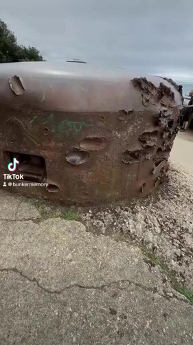 GcX1Z2es3JpTzSuI.jpg
