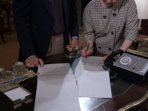 Columbo.S07E01.Try.and.Catch.Me.1080p.BluRay.2xCZ EN.AC3.x265.HEVC My.mkv snapshot 00.11.09 [2025.03.jpg