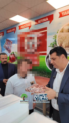 U2Pf34a8jVJZBkXc.jpg