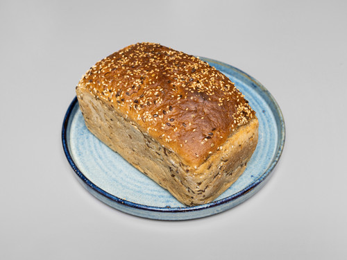 10554713 piekarnia jakubiec Food chleb zytni z ziarnami.jpg