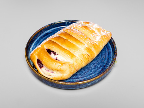 10554713 piekarnia jakubiec Food drozdzowka z serem wisnia.jpg