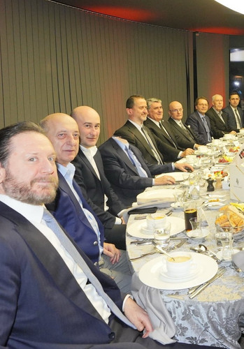 Gl3bGPMWQAAgm9v.jpg