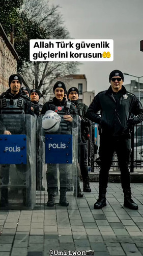 UHItROr rfWWvgvR.jpg