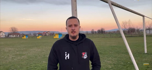 oX50I4za8jxkJYMe.jpg