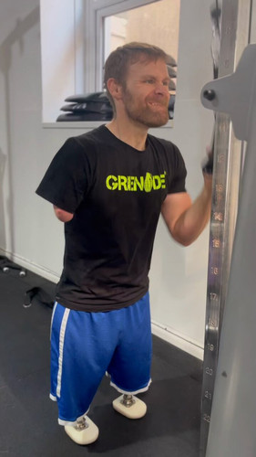 euFODHS6DVxZRAp4.jpg