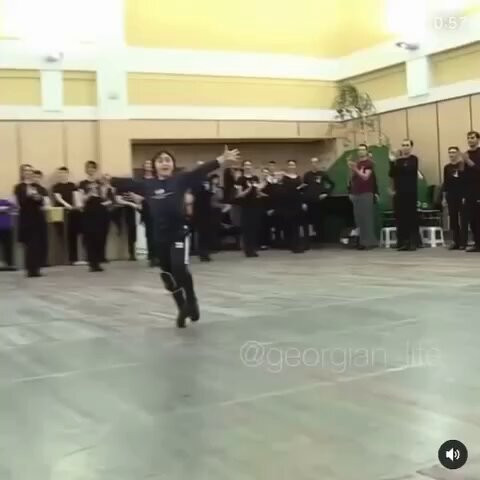 2VnuCOyACXCDfgT .jpg