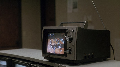 Columbo.S10E01.Columbo.Goes.to.College.1080p.BluRay.CZ EN.AC3.x265.HEVC My.mkv snapshot 00.06.02 [20.jpg