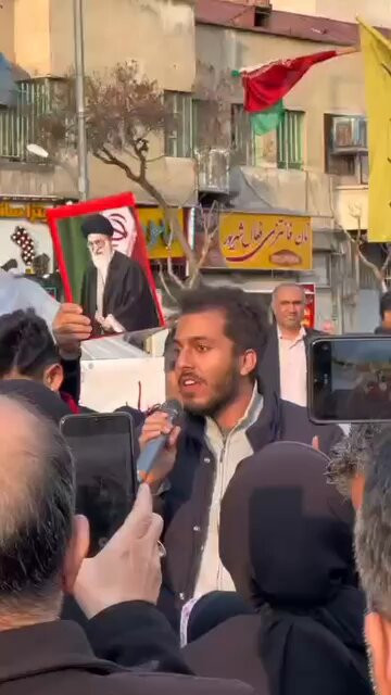 uZkIUdjUM b Tvkf.jpg