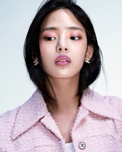 Chanel Camelia Futura Makeup Campaign01.jpg